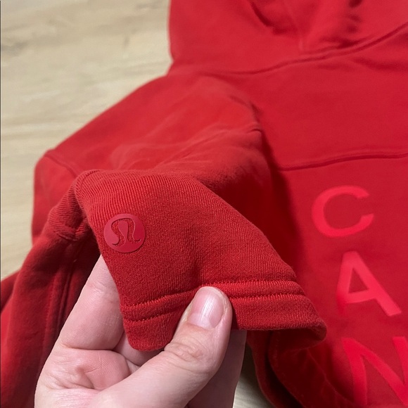 Lululemon Womens Red Canada Cropped Hoodie Size 8 - Picture 6 of 6